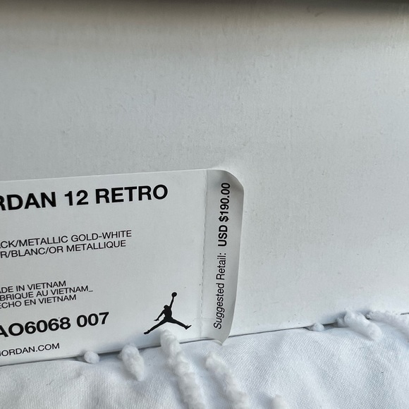 Women’s Air Jordon 12 Retro size 7 - Picture 14 of 16